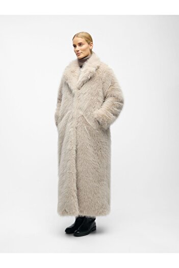 Object Mantel Faux Fur
