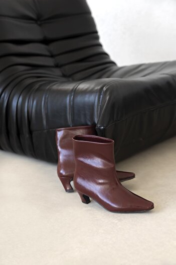STRASWANS Viva Women's Wrinkled Leather Boots Light Burgundy
