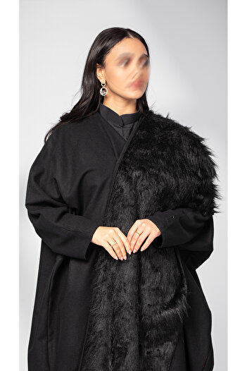 outline Black abaya with fur inserts