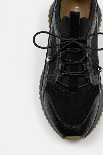 NILUFARR Sidney Siyah Hakiki Deri Yılan Desenli Kadın Sneaker