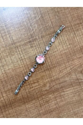 LOOQ Vintage Heart Figured Women's Wristwatch