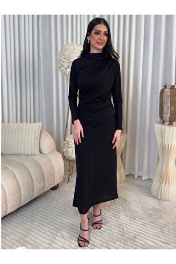 Generic Elegant dress in classic black