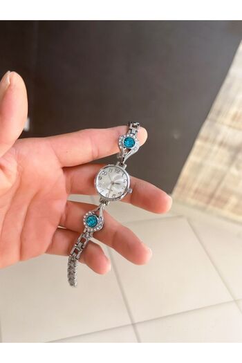 LOOQ Zircon Stone Detailed Women's Wristwatch Vintage