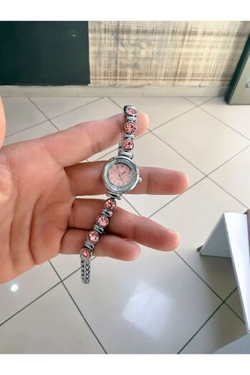 LOOQ Detailed Stylish Vintage Women's Wristwatch