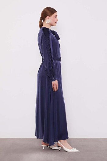 Levidor Navy Blue Sleeveless Lace Cupra Dress