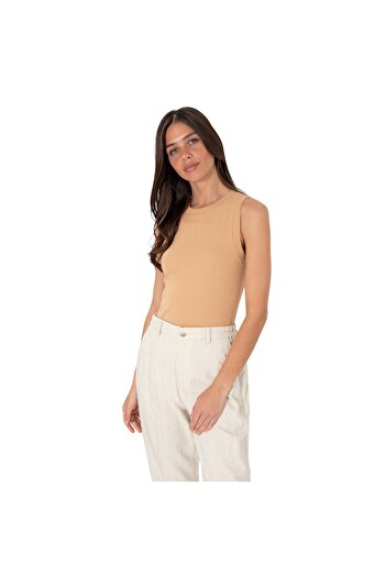 U.S. Polo Assn. Women's Camel Sleeveless Crew Neck Basic T-Shirt