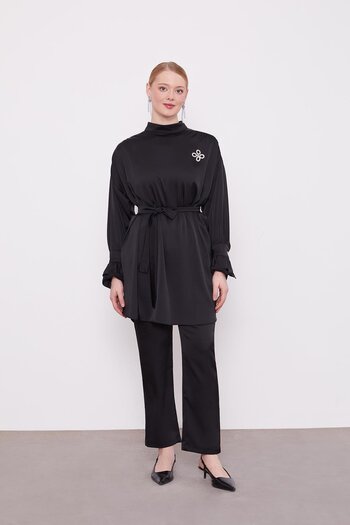 Levidor Black Sleeve Ruffle Detailed Double Suit