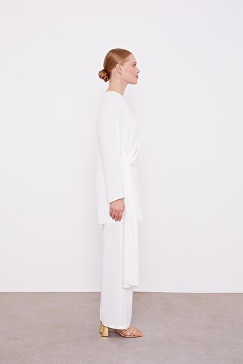 Levidor Ecru Embroidered Detailed Double Suit