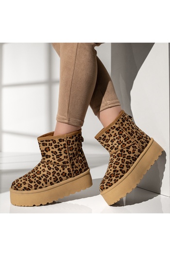 BMoD Women's brown UG-style boots with a thick sole and a print MOD12835