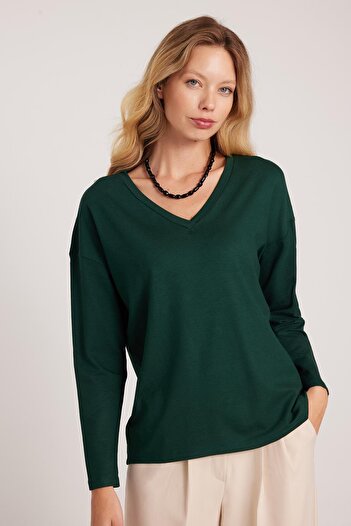 Tudors Women's Slim Fit Slim Fit Viscose Fabric V Neck Green Blouse
