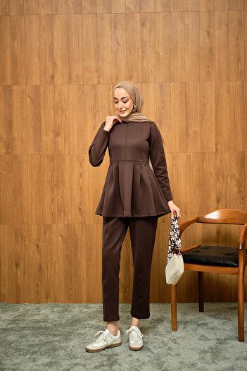 LOCCO Women's Stitching Detailed Pleated Suit Brown