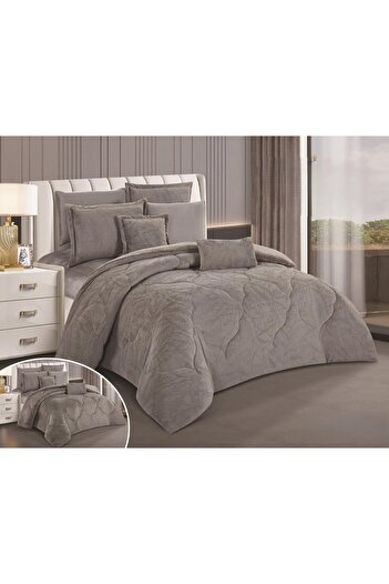 SNOOZYL Luxurious winter king size bedspread, embroidered with soft velvet and fur to keep you warm