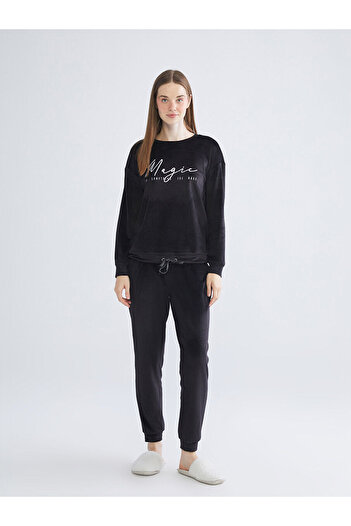 LC Waikiki Crew Neck Embroidered Velvet Women's Pajamas Set