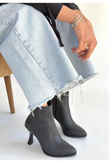 By Mop Mişha Black Leather Heeled Boots