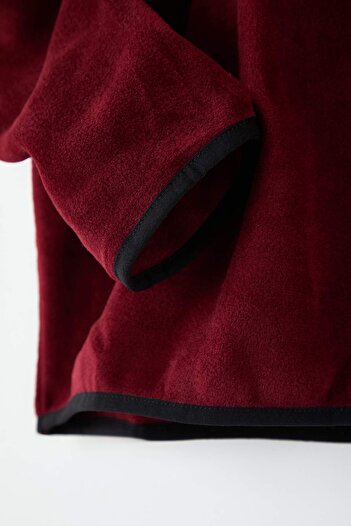 Trendyol Collection Μπλουζάκι από φλις με λεπτομέρεια ραφής με φερμουάρ και όρθιο γιακά σε κανονικό κόψιμο TMNAW26SW00036