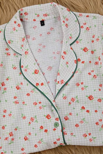 Trendyol Collection Mintfarbenes Pyjama-Set aus 100 % Baumwolle mit floralen Paspeln THMAW25PT00202