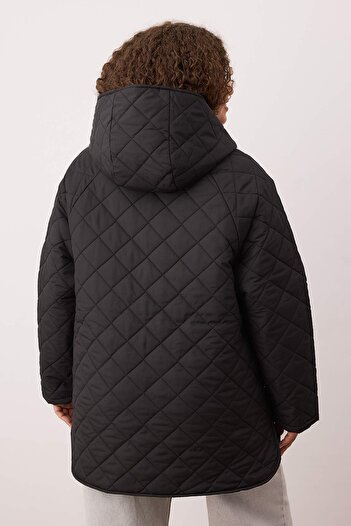 Trendyol Curve Μαύρο κανονικό παλτό μεγάλου μεγέθους TWOAW26AW00009
