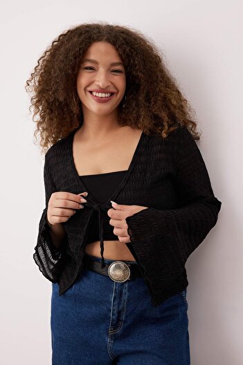 Trendyol Curve Black Premium Lacing Detail Textured V-Neck Stretchy Knitted Plus Size Blouse Tbbaw26Af00032
