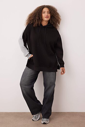 Trendyol Curve Gray Melange Color Block Wide Fit Inside Fleece Knitted Sports Plus Size Sweatshirt Tbbaw26Ao00011