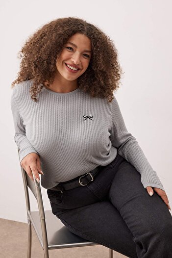 Trendyol Curve Gray Hair Braided Ribbon/Bow Embroidered Thin Knitwear Sweater Tbbaw26An00043