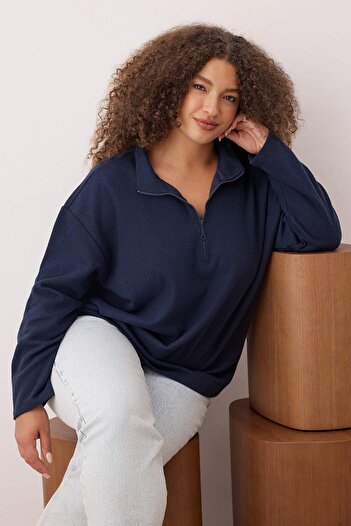 Trendyol Curve Navy Blue Thessaloniki/Trikot Look Zippered Collar Regular/Normal Fit Knitted Sweatshirt Tbbaw23Ao00006