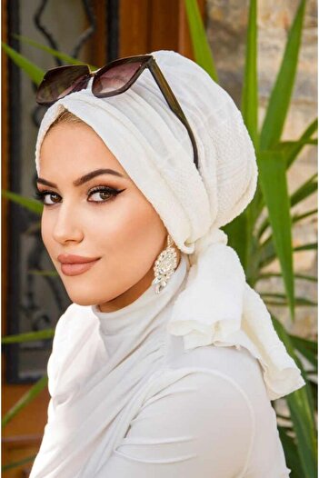 Aişe tesettür Off-White Buckle Bonnet