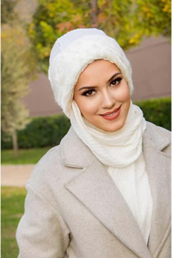 Aişe tesettür Off-White Ribbed Fur Accessory Hijab Beanie