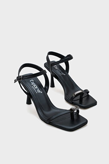Capone Outfitters Cindy Blunt Toe Heeled Ankle Strap Flip Flops Women's Sandals