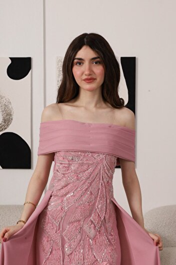 Generic Pink off-shoulder evening dress embroidered with sequins and 3D roses