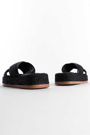 Capone Outfitters Flat Heeled Straw Cross Strap Women's Sandals