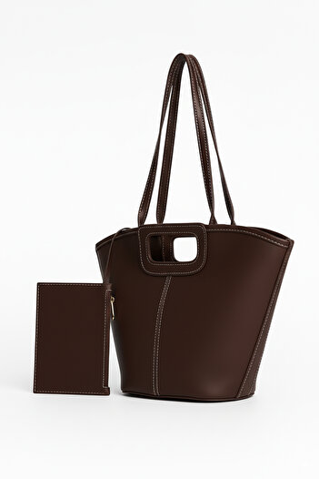 BAHELS Women's Bitter Brown Clara Charmlı Hand and Shoulder Bag