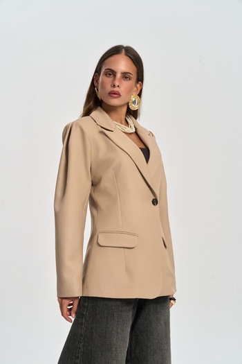 MAİ COLLECTİON Μπλέιζερ Briella με μινκ με καμπύλη