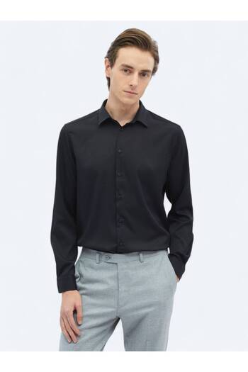 Kip Black Plain Regular Fit Woven Casual Shirt