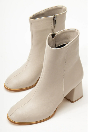 Preshley Women's Marta Beige Leather Thick Heeled Egg Toe Zippered Boots