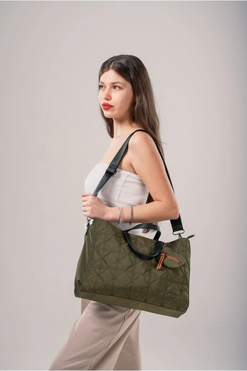ÇÇS Women's 2517745 Quilted Fabric Shoulder and Hand Bag with Keychain Accessories
