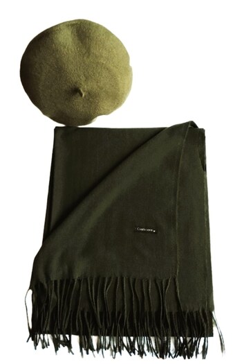 OEM Set shawl made of green-khaki cashmere with matching French-style beret, 200 x 75 cm