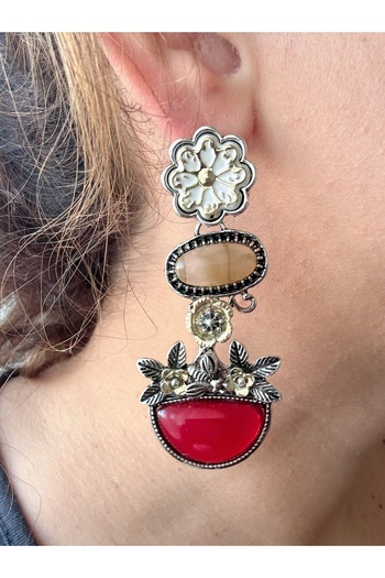Gümüş sandık Red Stone Brand Steel Earrings with Flower Detail