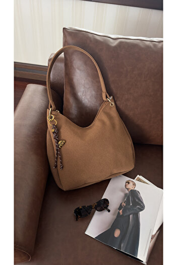NOTHING Women's Tan Suede Charm Detailed Zipper Closure Hand and Shoulder Bag Toli