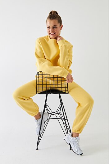 The Champ Clothing Unisex Oversize Tracksuit Set Basic Yellow – Crew Neck, Elasticated Legs, 3-Thread Fleece