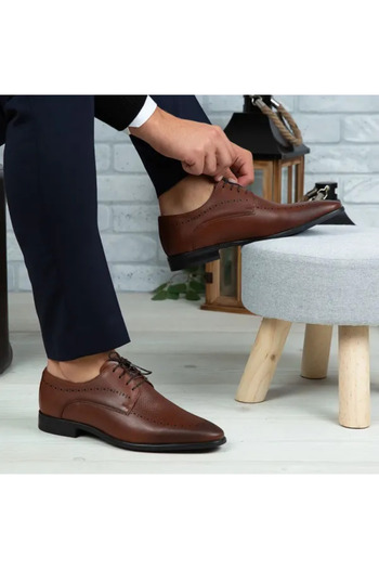 Piello Elegant shoes made of genuine leather with a pressed finish, Brown