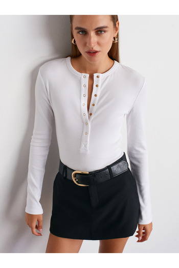 Dilvin 32024 Snap Fastener Long Sleeve Top-White
