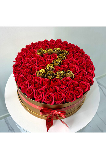 velve Personalized floral arrangement with the letter Z, in a round gold box with 75 soap roses, Letter Z