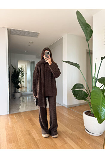 LE CARAMBOLE Women's Brown Hair Braided Scarf Sweater Pants Three-Piece Knitwear Set