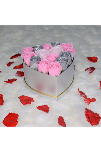velve Intimissimo floral arrangement heart box with 15 soap roses, pink gray