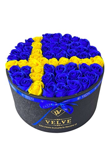 velve Aranjament floral Country, in cutie rotunda cu 55 trandafiri din sapun, Suedia