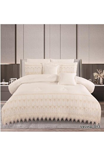 Roshen A sophisticated microfiber lace bedspread set with prominent details and a touch of luxury and elegance. A quilt measuring 240*260.