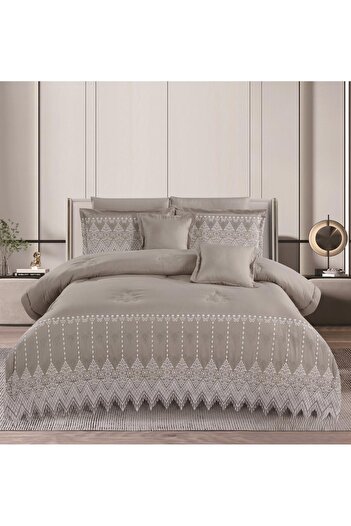 SNOOZYL Royal bridal bedspread with lace design to give you beauty and elegance