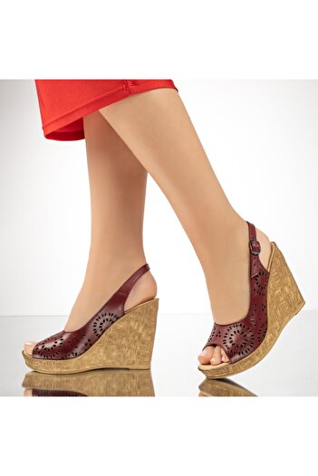 BMoD Burgundy leather women's platform sandals with perforations MOD13417