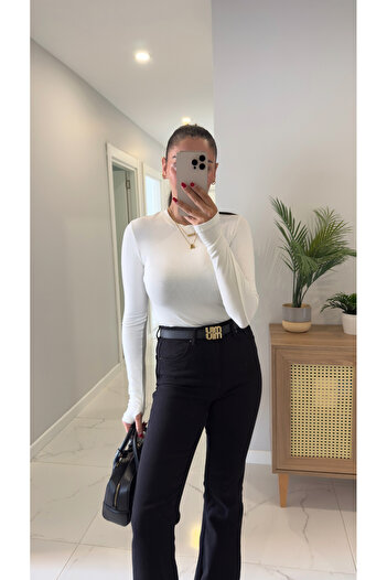 BİRCANÇİL Moscow Ecru Blouse with Finger Detail