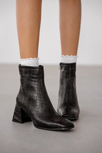selinshoes Aris Front Line Detailed Blunt Toe Women's Boots-Black Croco